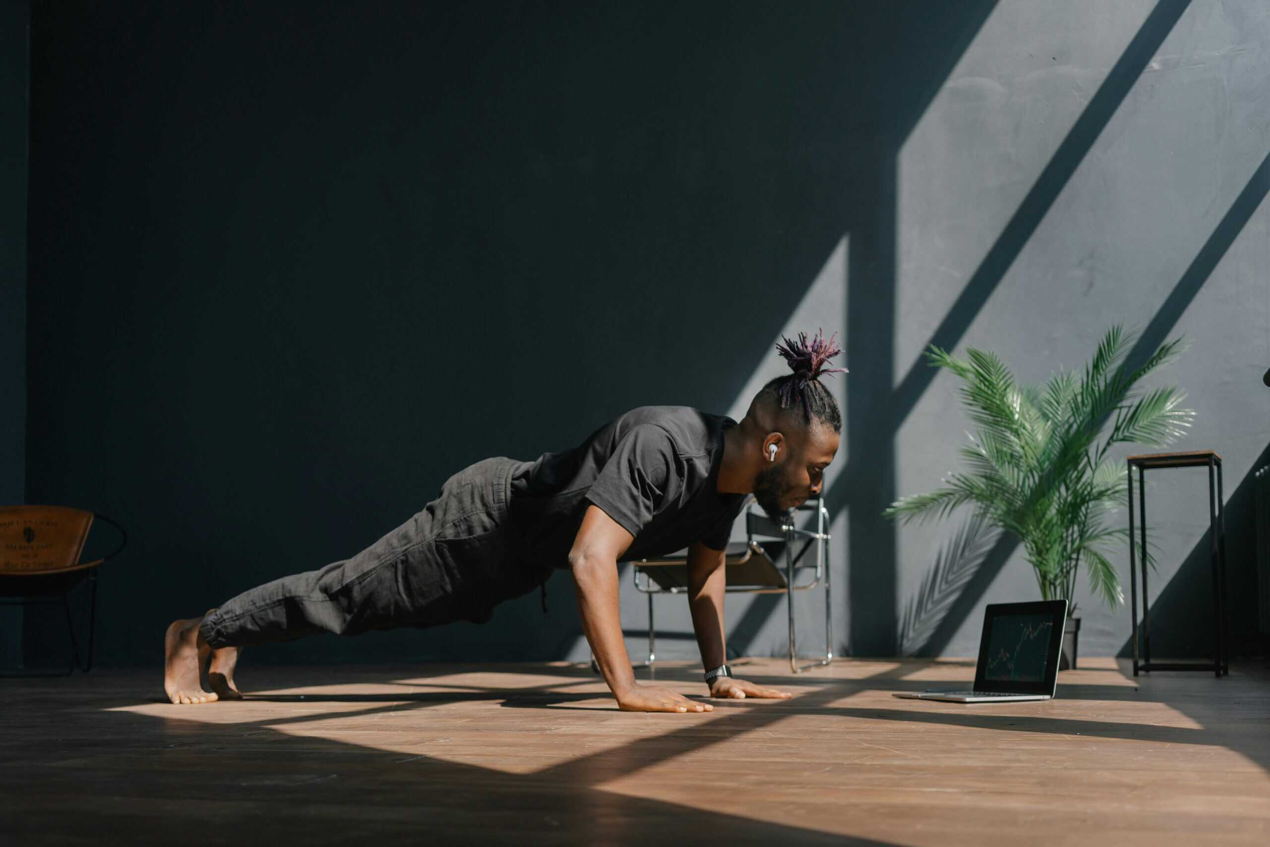 Designing Corporate Fitness Programs That Work Across Time Zones